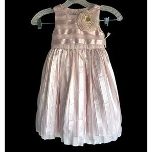 Girls Pink 3T Formal Dress With Bow & Flower Accent Size 3T